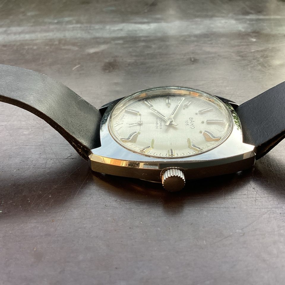 2 Vintage Herren  Armbanduhren „ Bourbon und Bäko 105 „ in Kevelaer