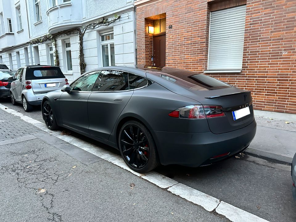 AUTOVERMIETUNG: Tesla Model S P100DL 772PS kostenlos Strom tanken in Köln