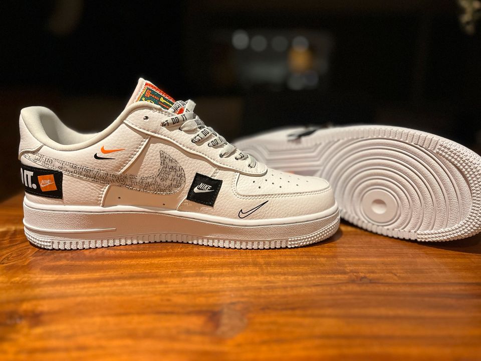 Nike Air force 1 Just Do it in Brechen