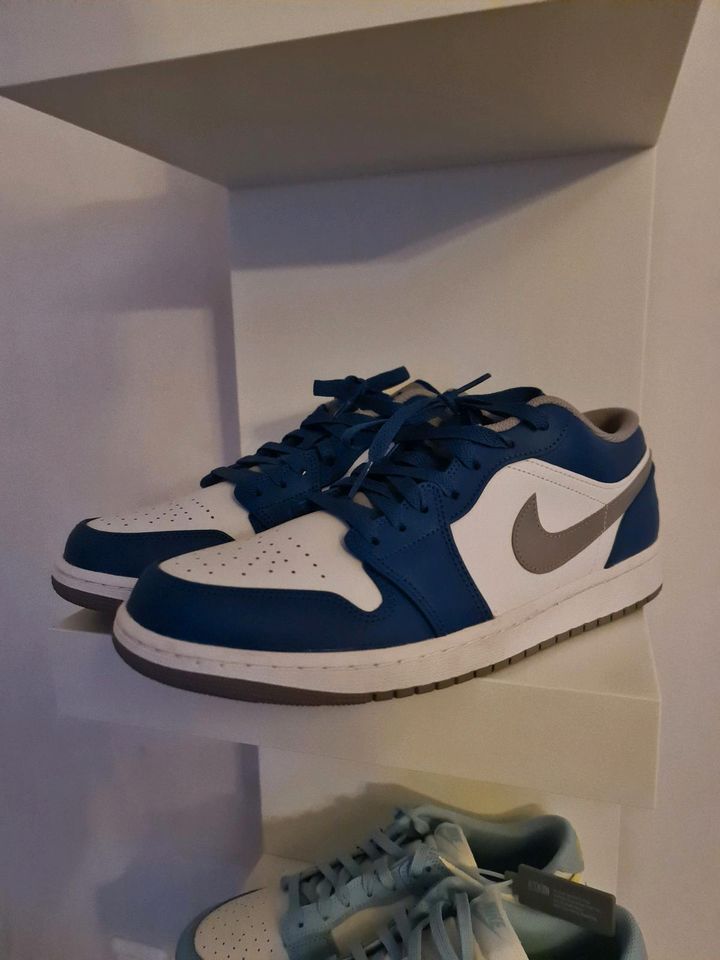 Jordan 1 Low Blau Grau in Augustdorf