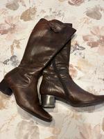 Brauner Lederstiefel Blockabsatz Gr: 38 von Tamaris Nordrhein-Westfalen - Lohmar Vorschau