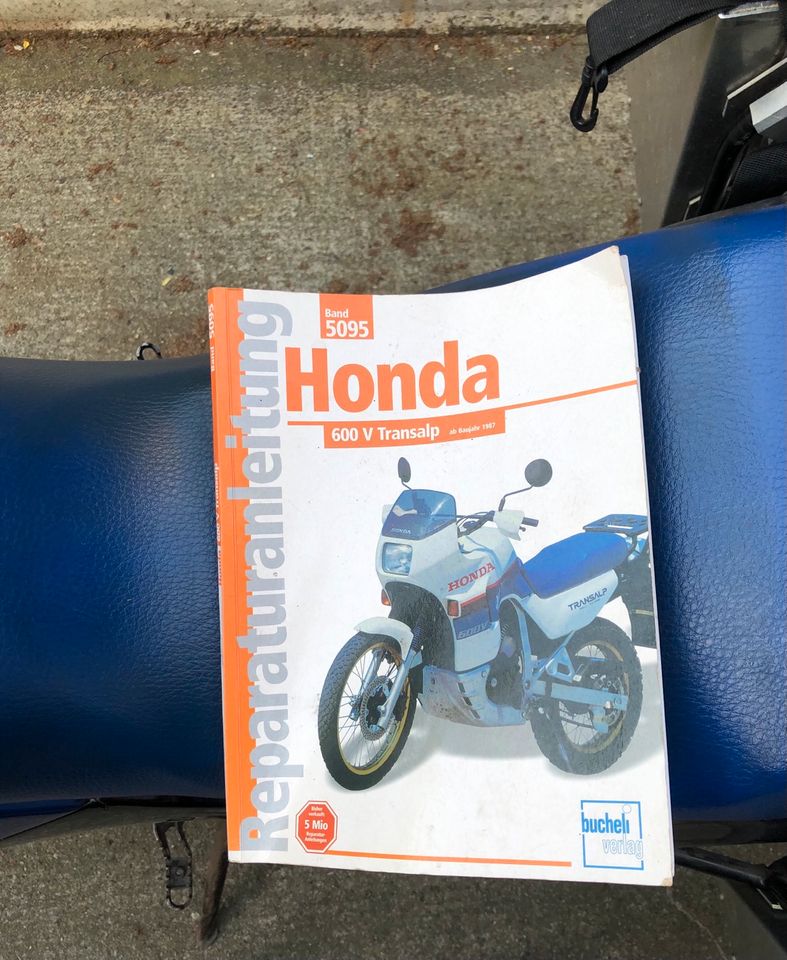 Honda Transalp PD06 XL600 defekt in Dresden