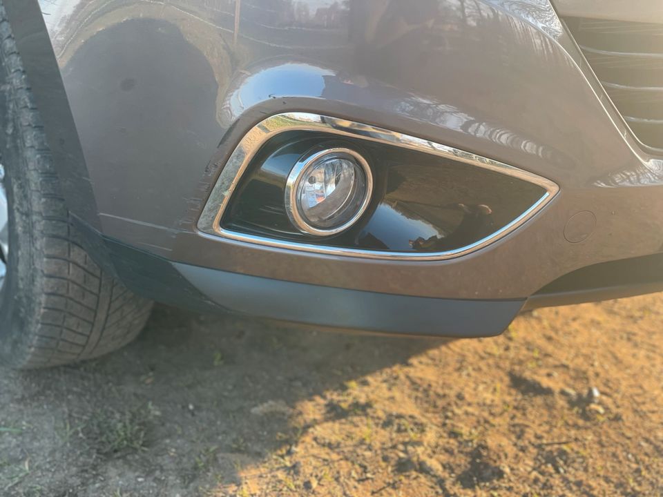 Schöner Geländewagen Hyundai IX35 Unfallfrei in Möhnsen