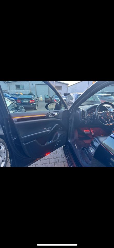Porsche Cayenne S in Frankfurt am Main