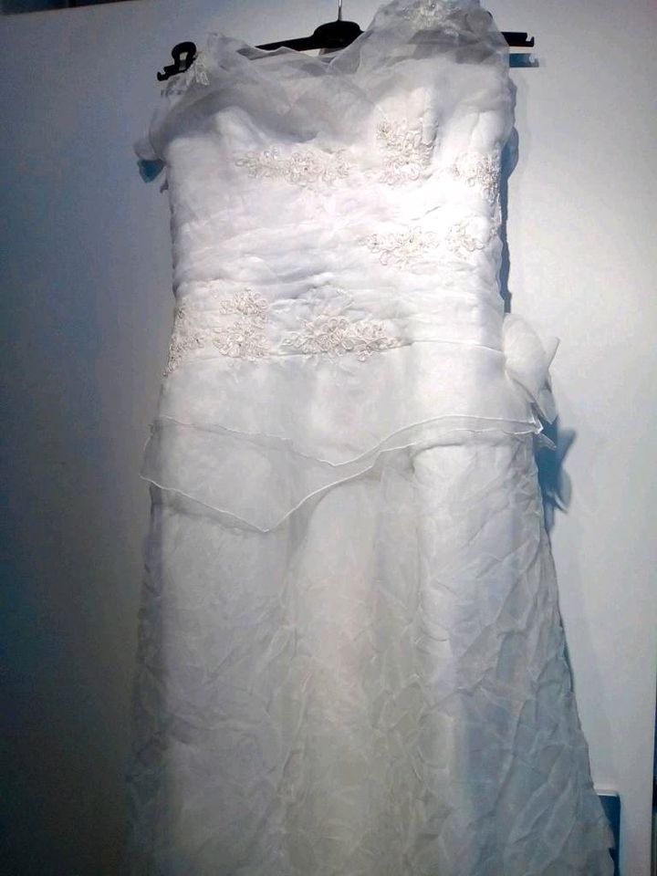 Hochzeitskleid Brautkleid Trauung in Bottrop