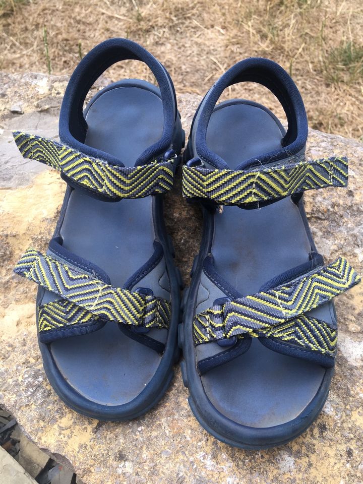 Sandalen Decathlon 32/33 in Zellingen