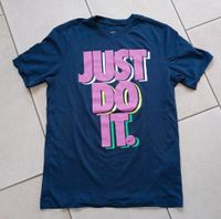 T-Shirt Herren Nike Gr. S dunkelblau pink neu Niedersachsen - Giesen Vorschau