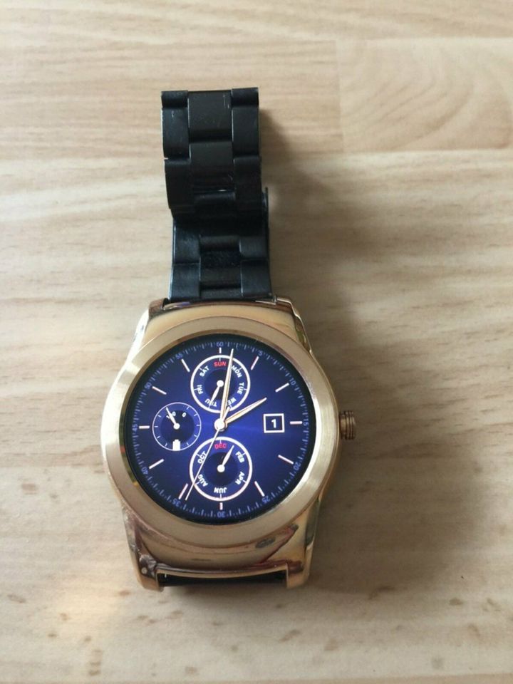 Smartwatch LG Watch Urbane W150 Gold 2 Armbänder Akku hält 3 Tage in  Sachsen - Chemnitz | LG Handy gebraucht kaufen | eBay Kleinanzeigen ist  jetzt Kleinanzeigen