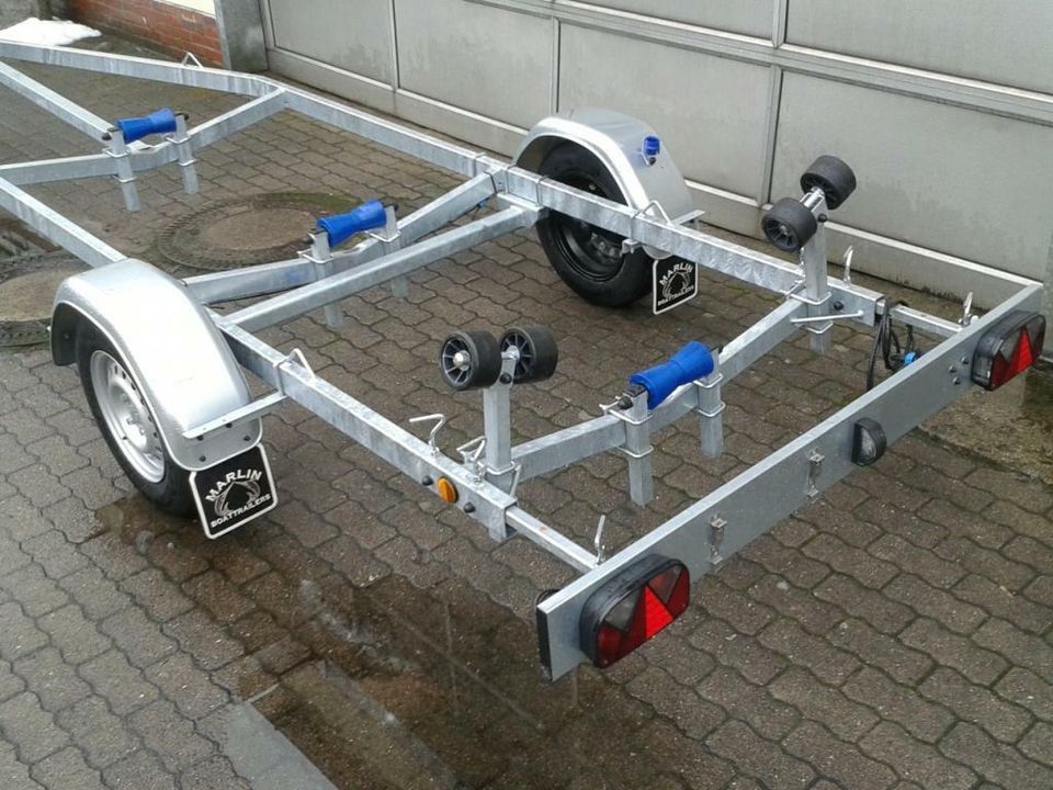 Trailer Marlin BT 750 kg Bootstrailer Bootsanhänger Sliptrailer in Neuruppin