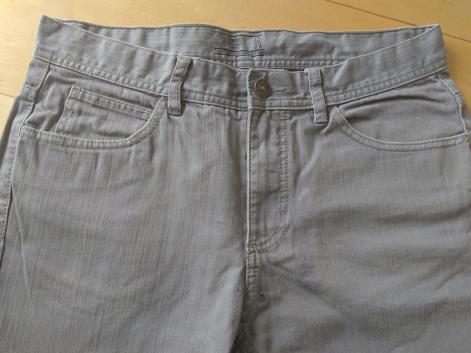 Lässige Jeans 30 / M (s.Maße!) Slim Fit - Hell-Grau  5-Pocket in Prutting