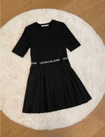 Neu! Kleid von Calvin Klein, Plissee Niedersachsen - Oyten Vorschau