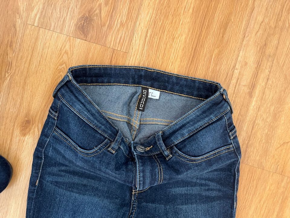 Jeans H&M Divided Skinny Gr.34 in Eschborn