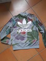 Sweatjacke Strickjacke pullover Adidas 36 S geblümt Nordrhein-Westfalen - Essen-Haarzopf Vorschau