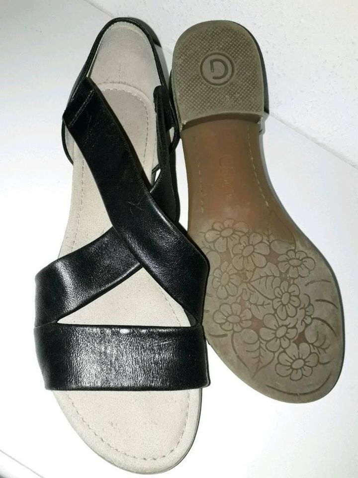 NEUE/NEUWERTIGE Schuhe 41. Sandalen, Ballerina, Stiefelette, in Wuppertal