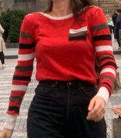 Red sweater Berlin - Mitte Vorschau