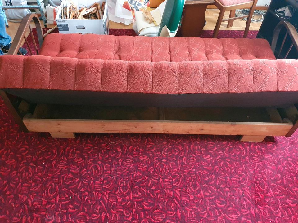 Altes Sofa , Schlafsofa in Böhl-Iggelheim