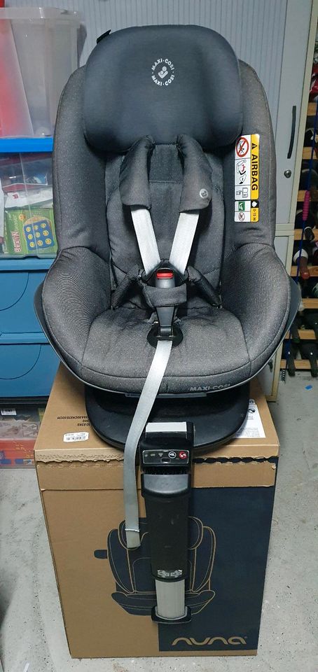 Maxi Cosi 2wayFix und Pearl Pro Kindersitz in Singen