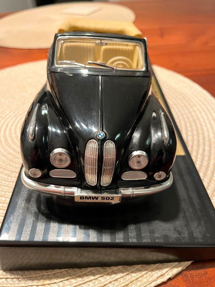 Modell Auto Oldtimer Maisto BMW 502 1:18 Solido Käfer 1:18 in Sankt Augustin