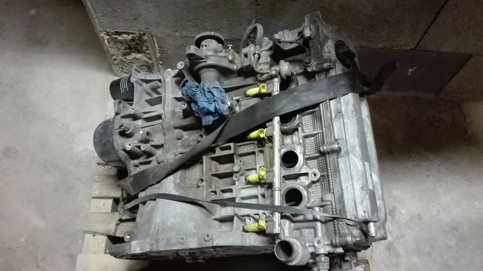 Toyota RAV-4 III Motor 2.0 VVT-I 1AZ-FE DEFEKT in Bebra
