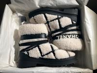 Chanel Boots Stiefel mit echtem Fell, neu mit Rechnung 38,5 Wandsbek - Hamburg Volksdorf Vorschau