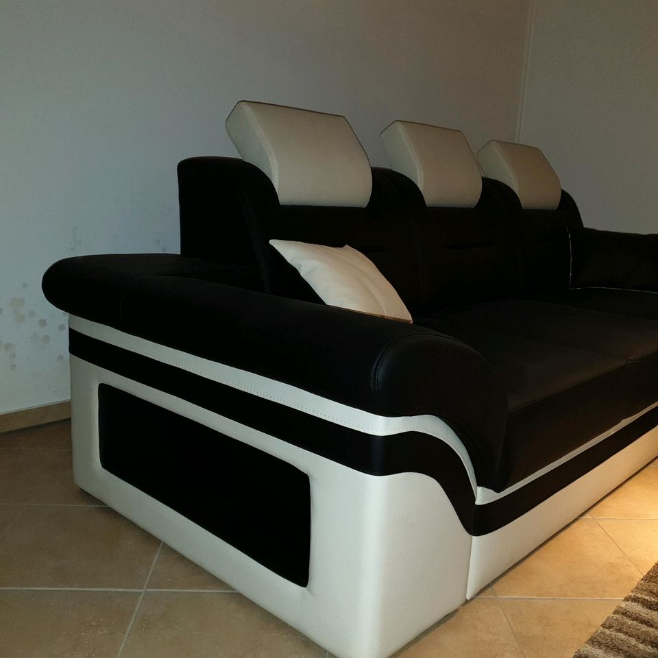 3 Sitzer Sofa- Dreams-Monza in Eching (Niederbay)