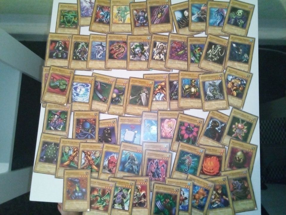 Yu Gi Oh Karten aus der Zeit wo das Spiel noch Spaß gemacht hat! in Dessau-Roßlau