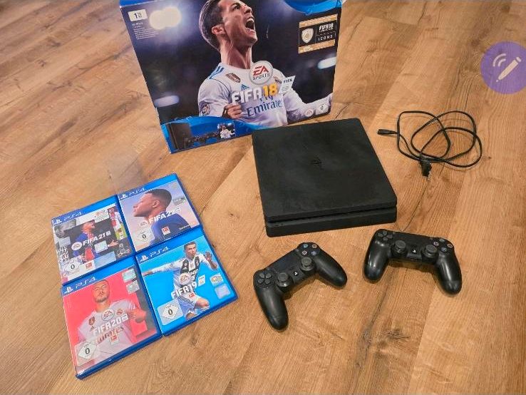 Sony playstation 4 slim 1tb 2 Controller bluray ps4 4 Spiele Fifa in Wuppertal