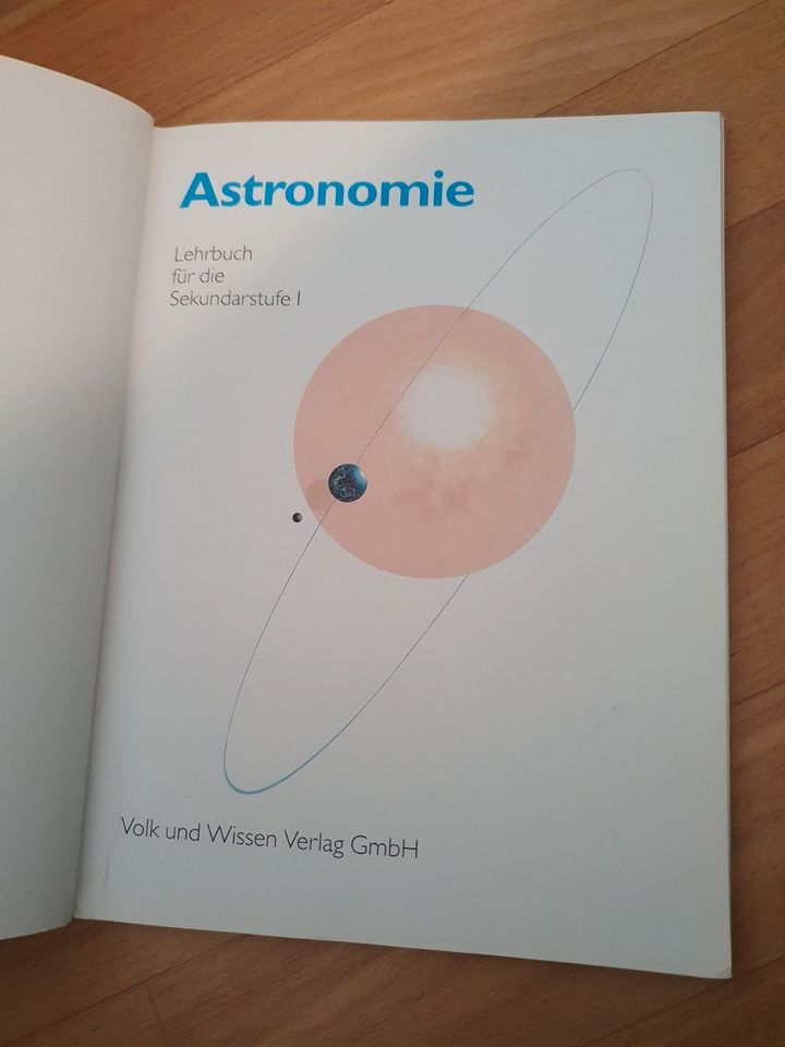 Schulbuch Astronomie Lehrbuch für die Sekundarstufe 1 in Halle