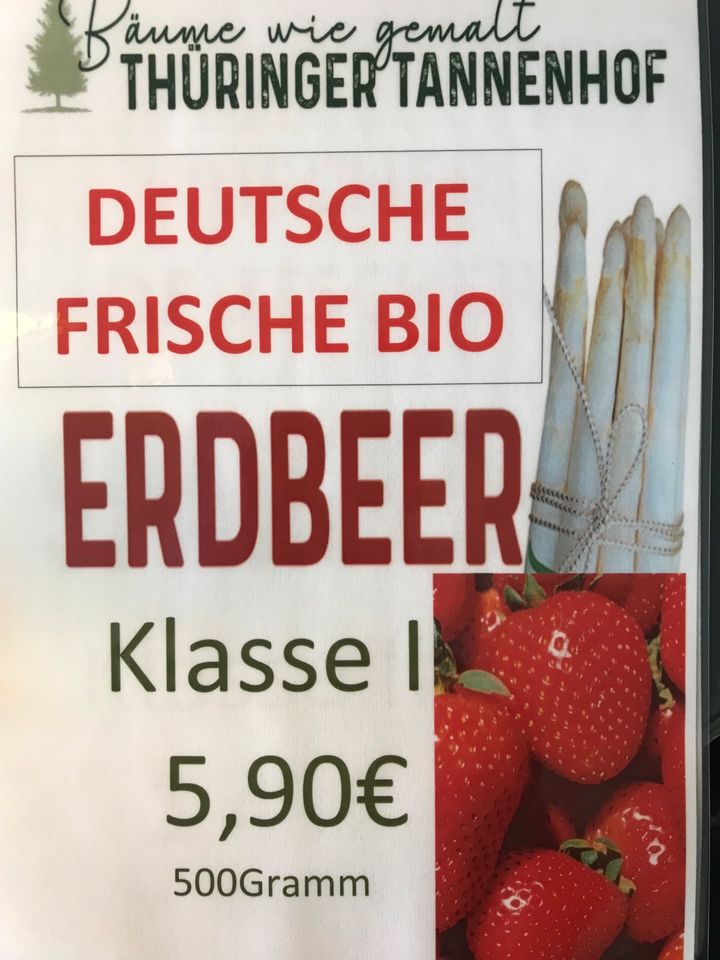 Frische deutsche Spargel und Erdbeeren in Zwickau