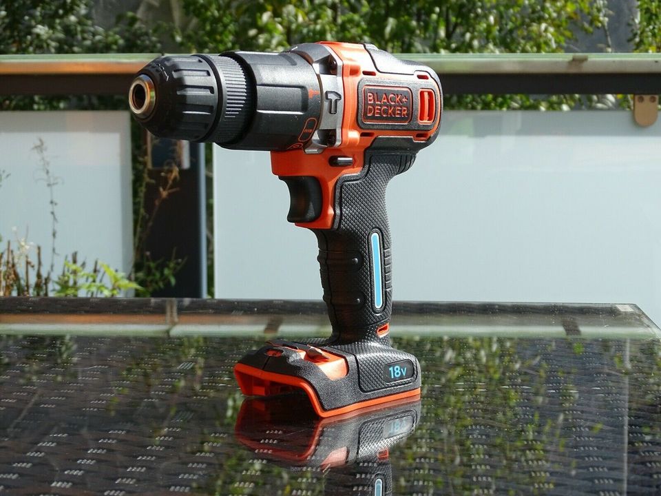 Black & Decker BDCHD 18KST Akku-Schlagbohrschrauber, Smart tech in Mömbris