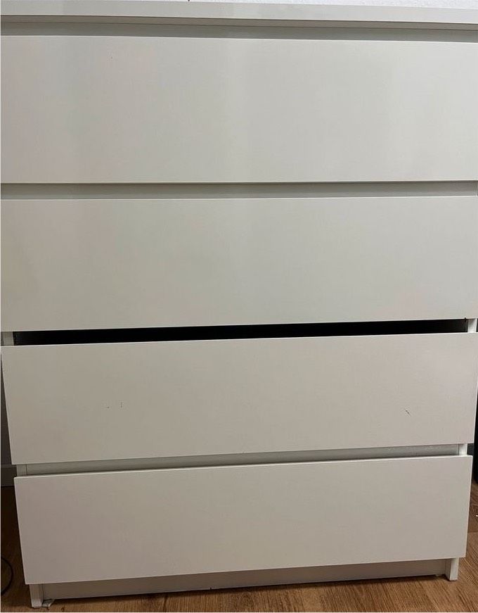 Ikea Malm Kommode weiß Hochglanz 4 Schubladen  80x100 in Leonberg