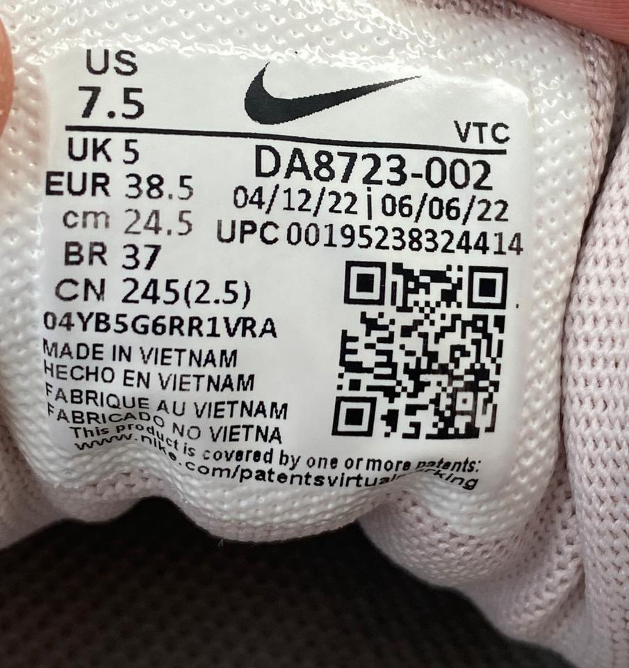 Nike Quest 4 Running, Sneaker, Farbe : grey fog, Gr. 38,5 TOP in Zeil
