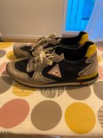 Guess Herren Sneaker 42 Schuhe Männer Nordrhein-Westfalen - Gevelsberg Vorschau