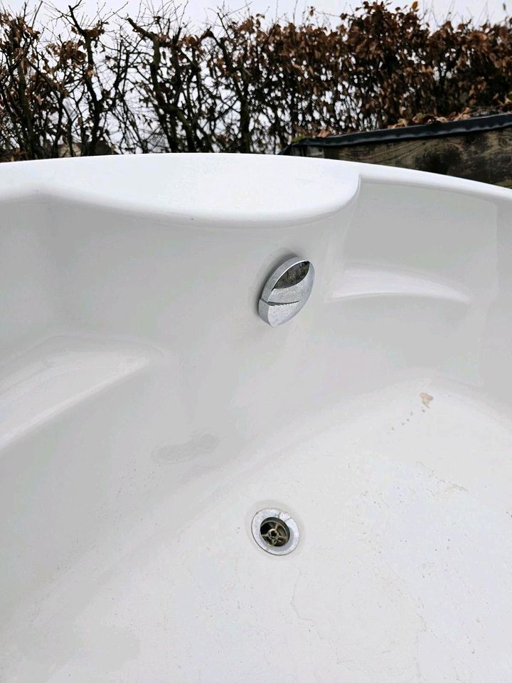 Eckbadewanne Neuwertig in Hannover