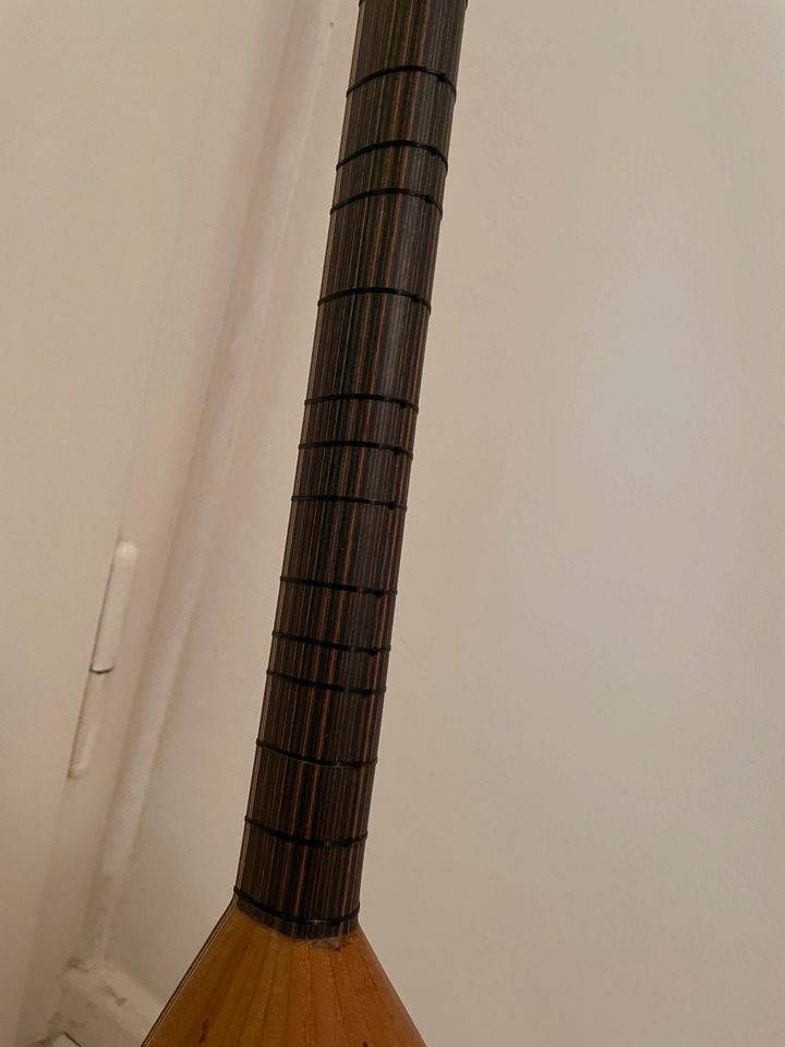 Saz uzun sap , Musikinstrument in Krefeld