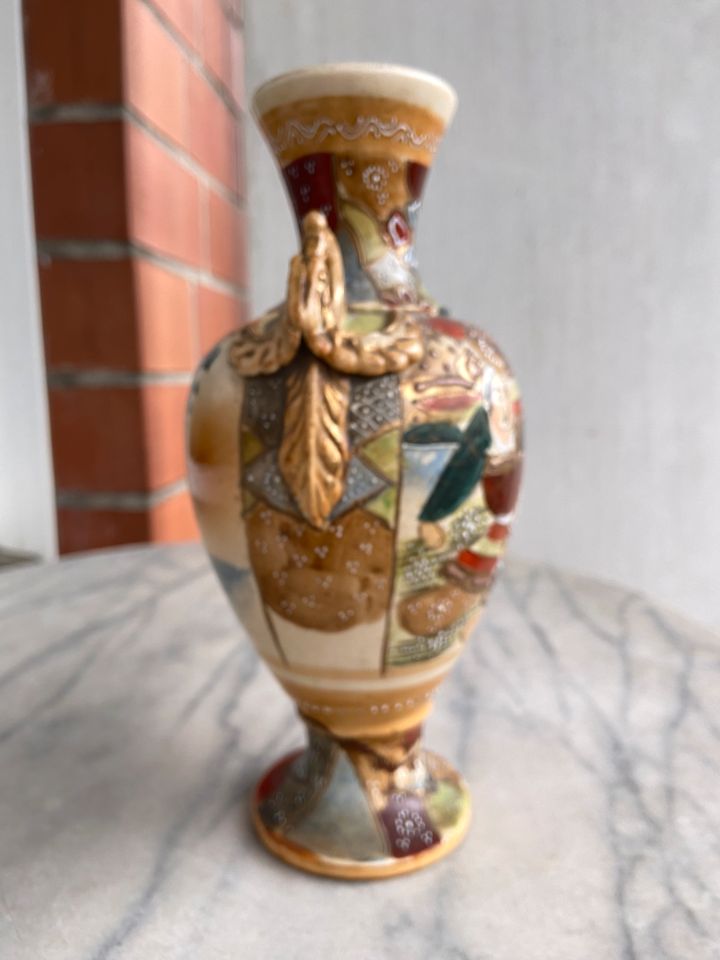 Antike Japanische bemalte SATSUMA Vase in Dortmund