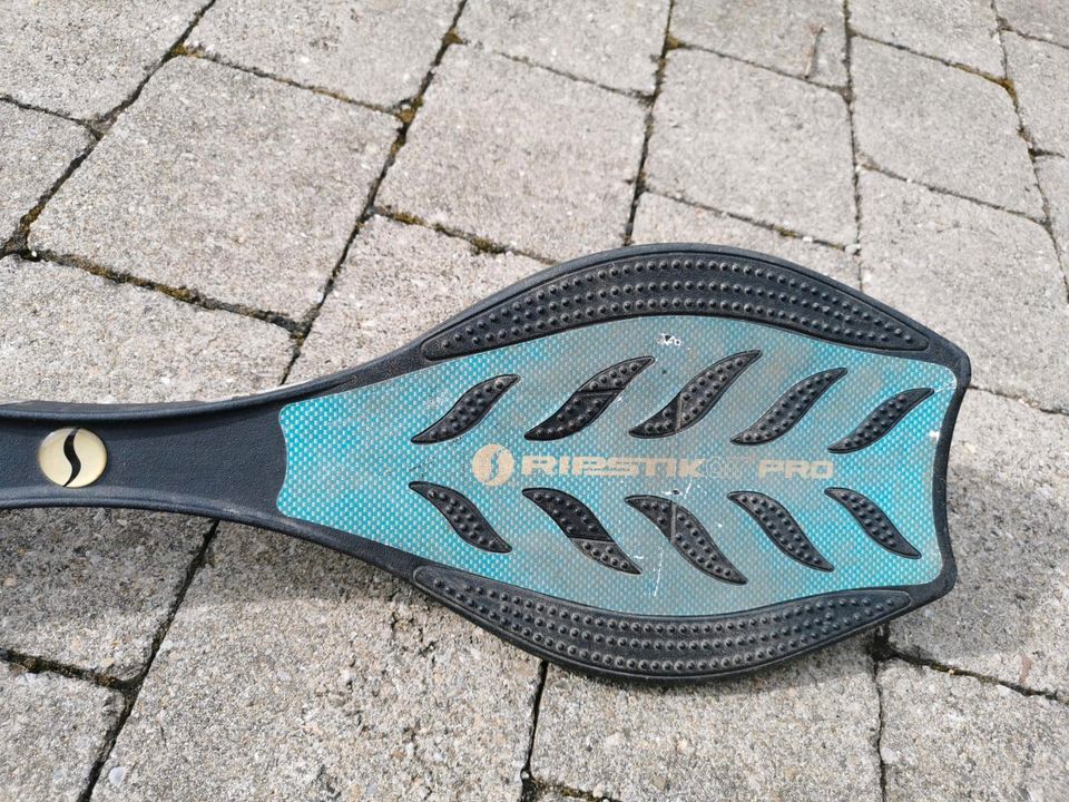 Waveboard blau-schwarz Ripstick pro schwarz blau in Durach