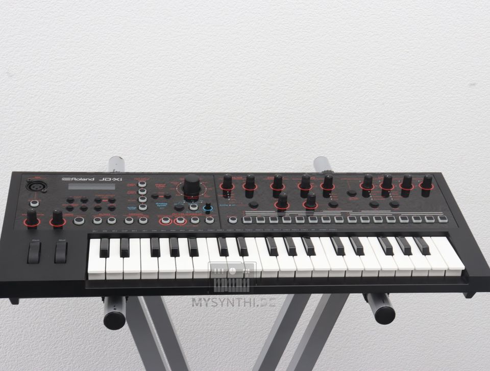 Roland JD-Xi - Crossover Synthesizer + 1 J. Gewährleistung in Möhnesee