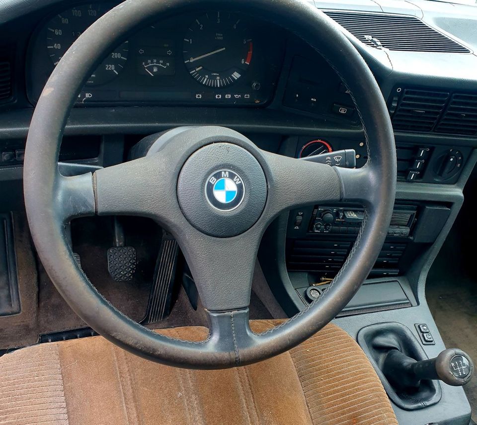 BMW 525 Eta E28 Oldtimer Scheunenfund Rarität in Kehl