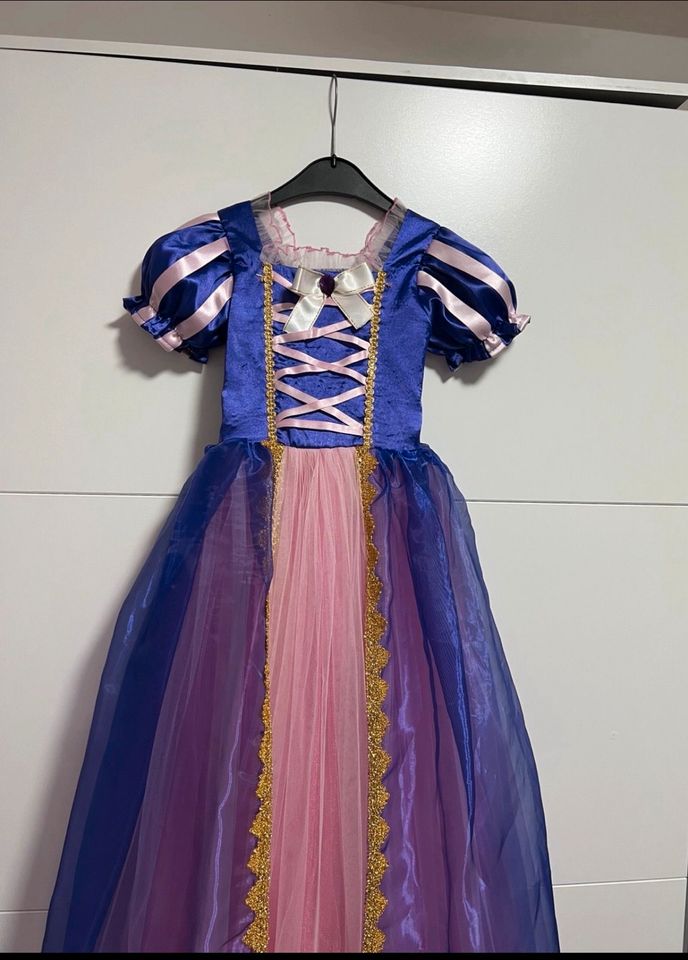 Rapunzel-Kleid für Mädchen in Düsseldorf