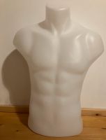 Torso, Oberkörper, männlich, weißer Kunststoff. Bayern - Wasserburg am Inn Vorschau