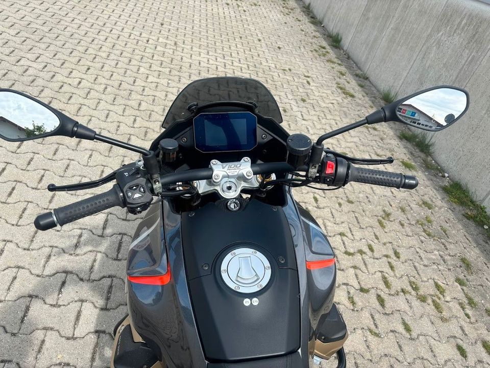 Moto Guzzi V 100 Mandello S in Übersee