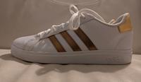 ADIDAS Sneaker weiß gold 40 Kunstlleder vegan Niedersachsen - Osnabrück Vorschau