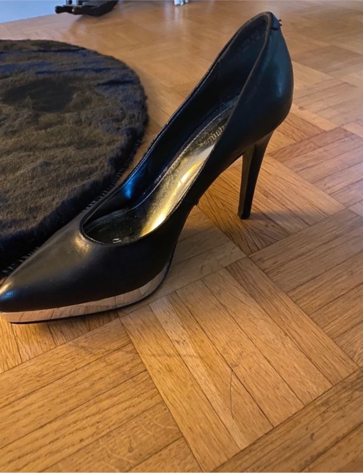 Damen Pumps Schuhe High Heels schwarz Leder Gr 41 in Stutensee