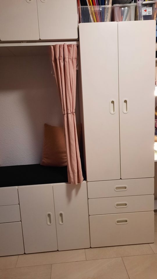 Kinderzimmerschrank Stuva von Ikea in Bergisch Gladbach