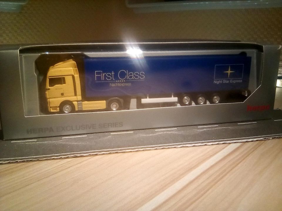 Herpa Lkw MAN TGX Szg Night Star Express Neu Ovp in Leverkusen