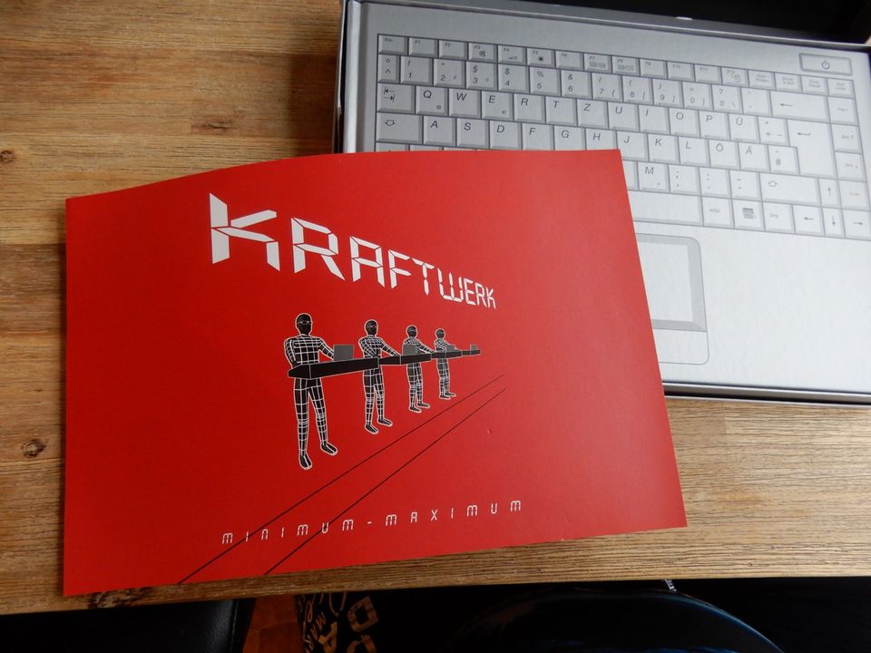 KRAFTWERK MINIMUM MAXIMUM 4 CD / DVD BOX LAPTOP DESIGN + 2 PINs in Berlin -  Hohenschönhausen | Musik und CDs gebraucht kaufen | eBay Kleinanzeigen ist  jetzt Kleinanzeigen