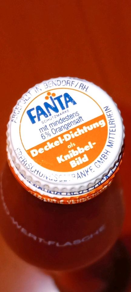 Fanta Flasche 70/80er Jahre voll Deko langgezogen in Düsseldorf