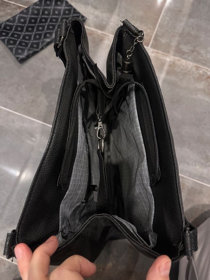 Handtasche schwarz-grau, NEU in Kitzingen