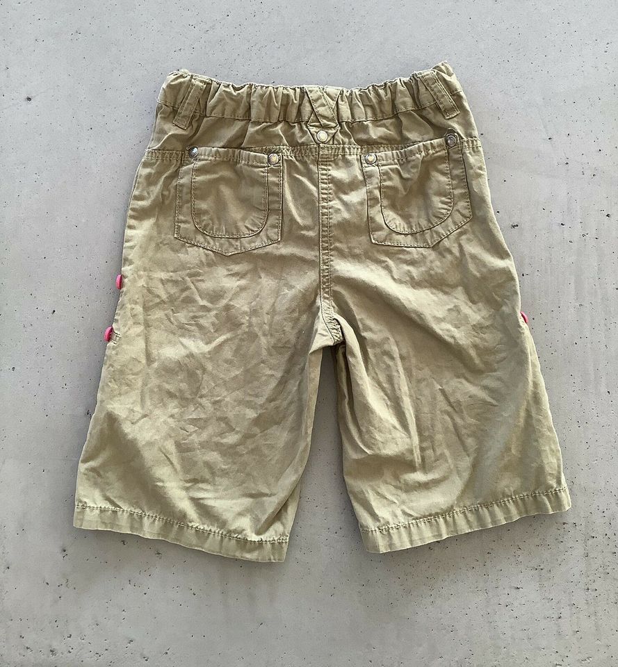 kurze Hose Gr 116 Oliv Grün leichte Sommerhose Shorts in Wittingen